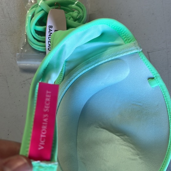 Victoria Secret bikini top and two bottoms - Picture 3 of 6
